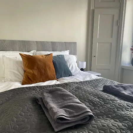 Apartament Luxury 2bdr In Center With Free Parking