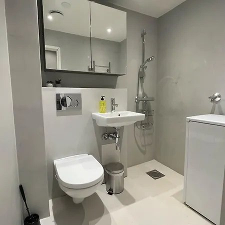 Apartmán Luxury 2bdr In Center With Free Parking *