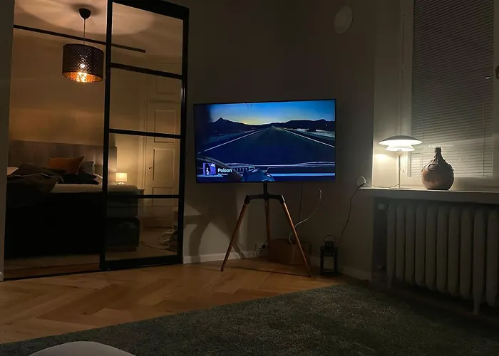 Appartement Luxury 2bdr In Center With Free Parking *