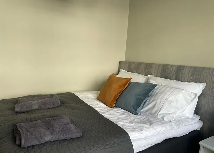 Appartement Luxury 2bdr In Center With Free Parking *